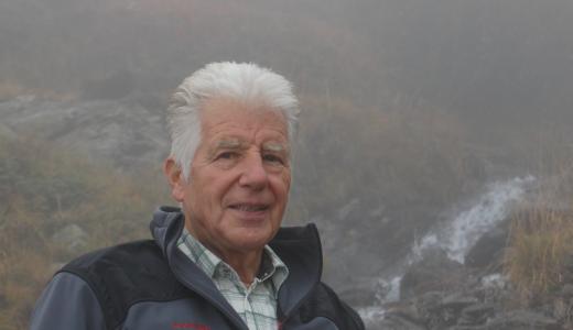 Jon Poo Werro, Seniorenwanderleiter